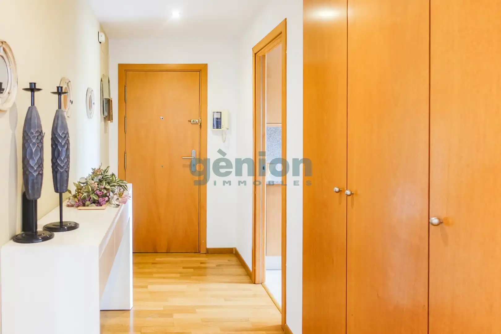 Flat for sale in Salt  with Air Conditioner, Heating and Terrace