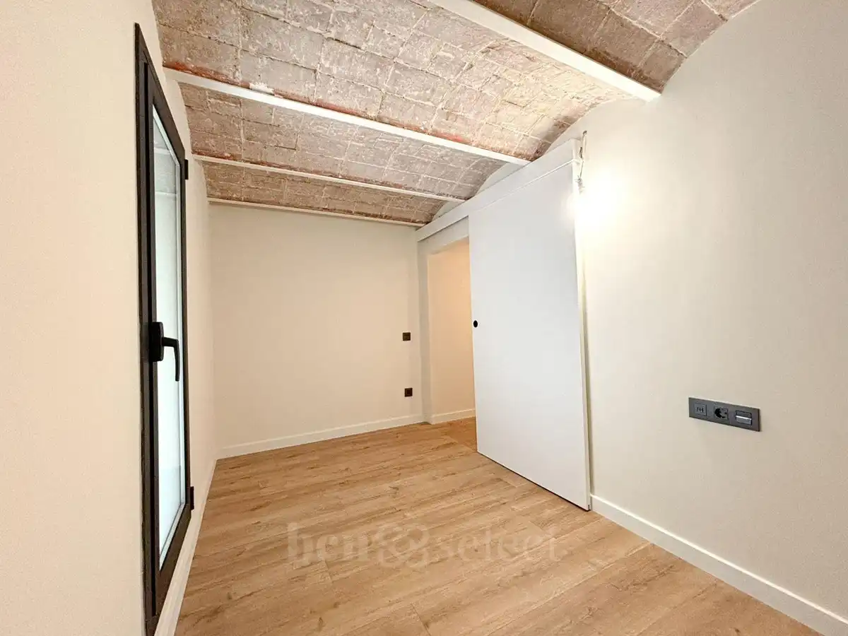 Bedroom of Duplexes for sale in Barcelona  with Air Conditioner, Heating and Private garden