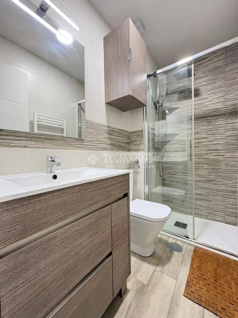 Baño de Piso en venta en Getafe con Aire acondicionado, Calefacción y Terraza