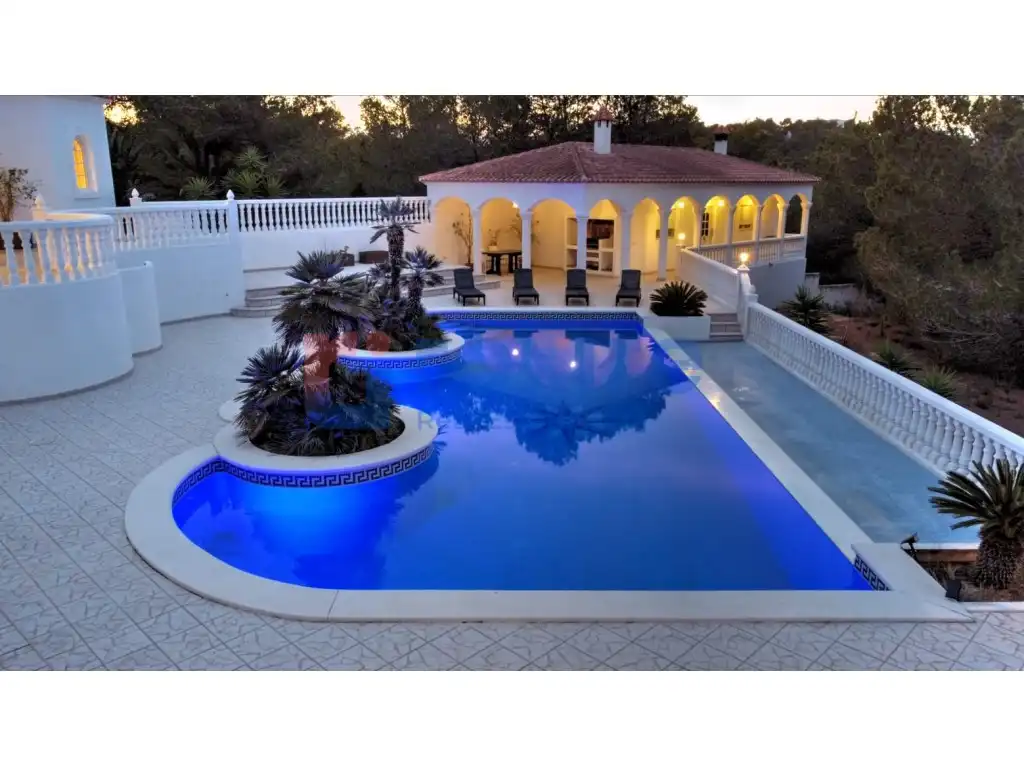 Piscina de Casa o xalet de lloguer en Sant Josep de sa Talaia amb Aire condicionat, Jardí privat i Terrassa