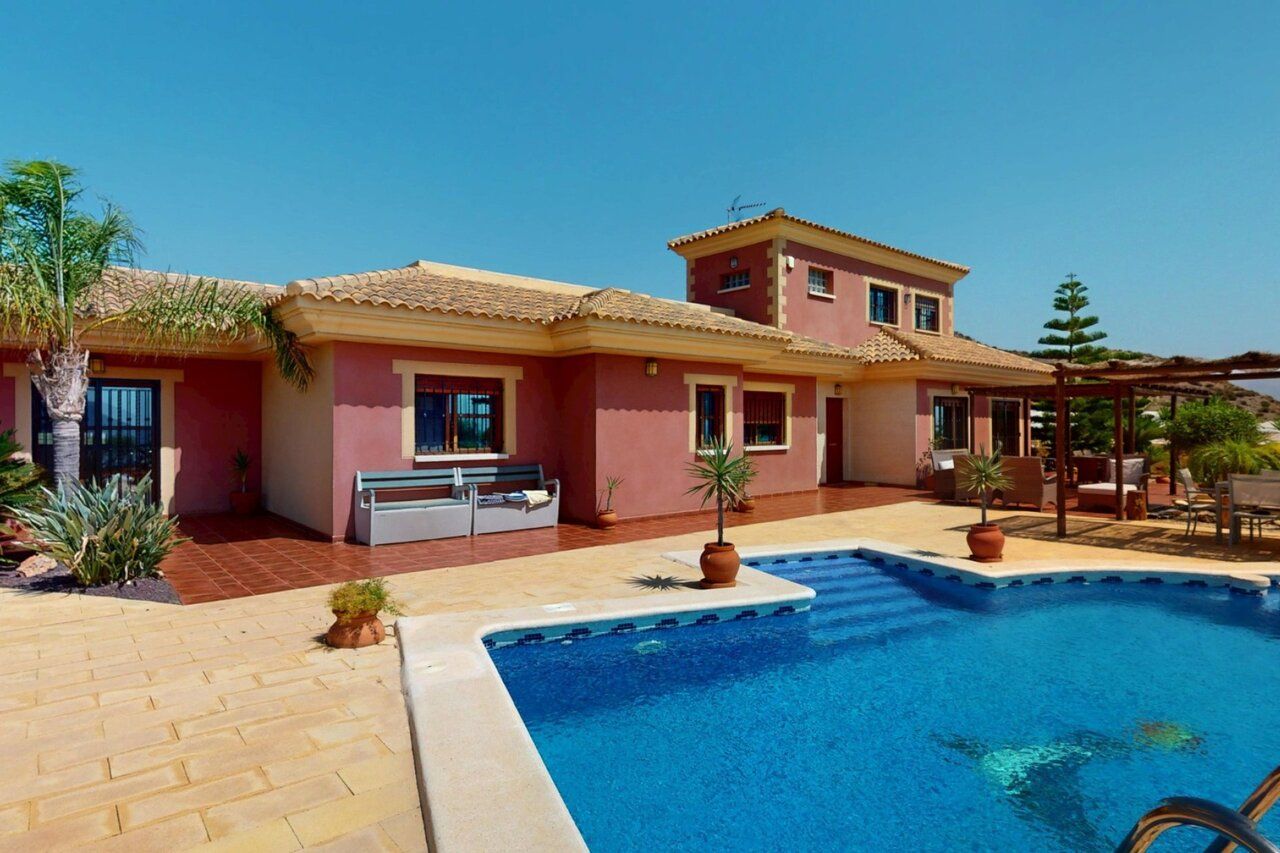 Swimming pool of House or chalet for sale in Lorca