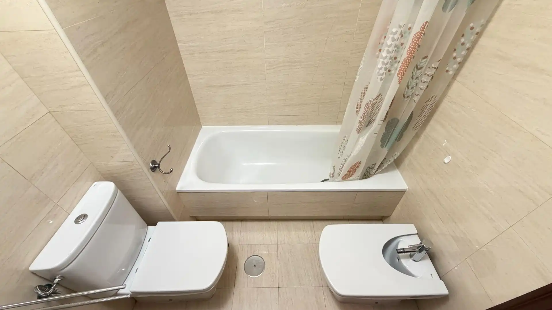 Badezimmer von Wohnung zum Verkauf in Vigo  mit Parkett, Abstellraum und Balkon