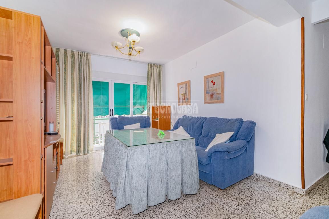 Living room of Flat for sale in  Granada Capital