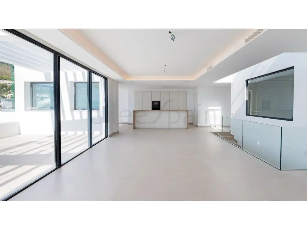 Sala d'estar de Casa o xalet en venda en Benalmádena amb Aire condicionat, Piscina i Piscina comunitària
