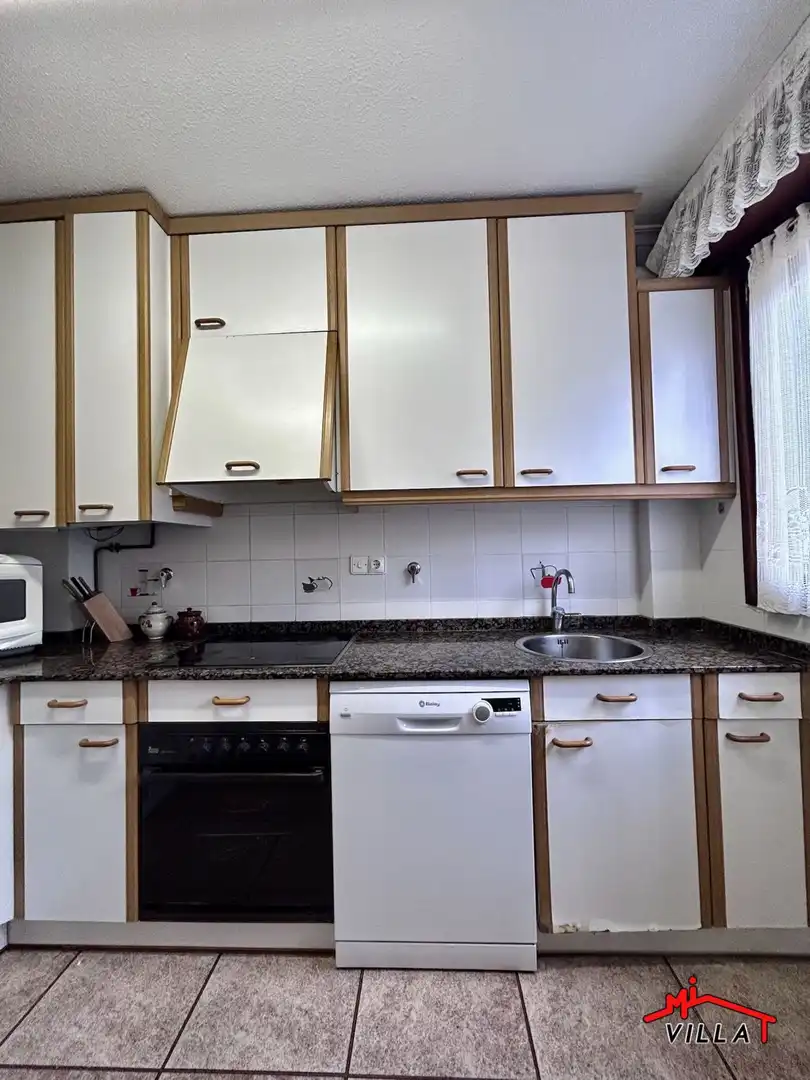 Cocina de Casa adosada en venta en Laredo con Calefacción