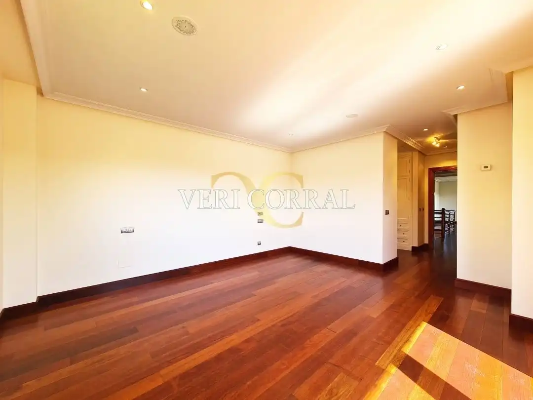Casa o chalet en venta en Oviedo  con Calefacción, Jardín privado y Terraza