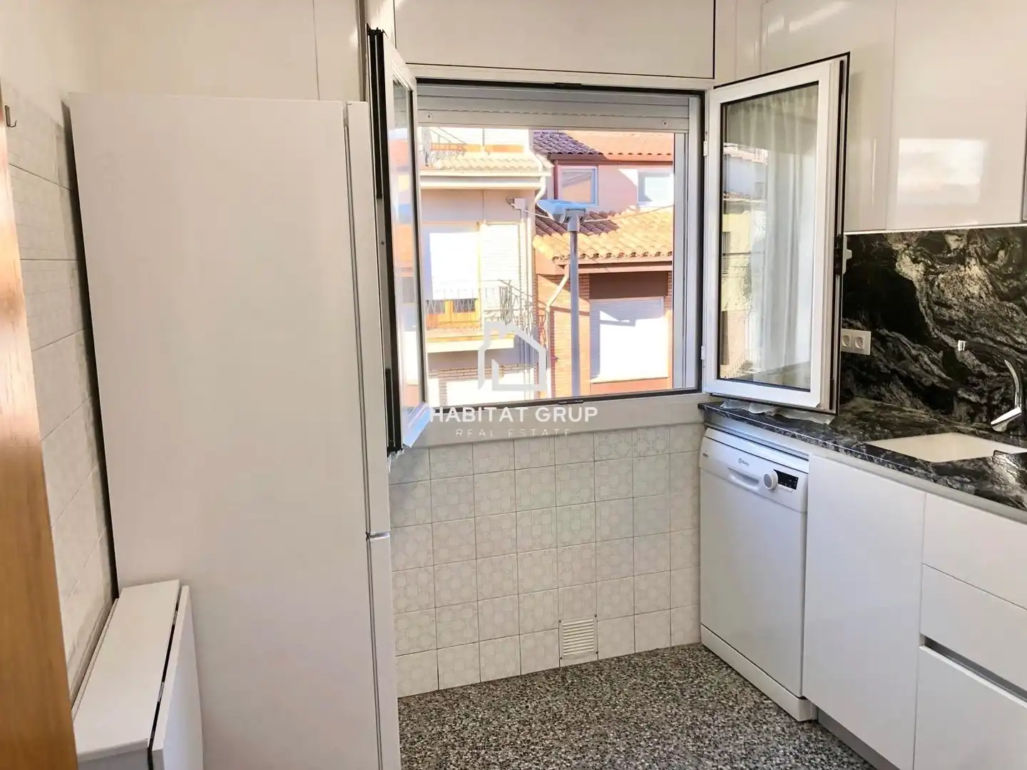 Dormitori de Casa o xalet en venda en Olot amb Calefacció, Jardí privat i Terrassa