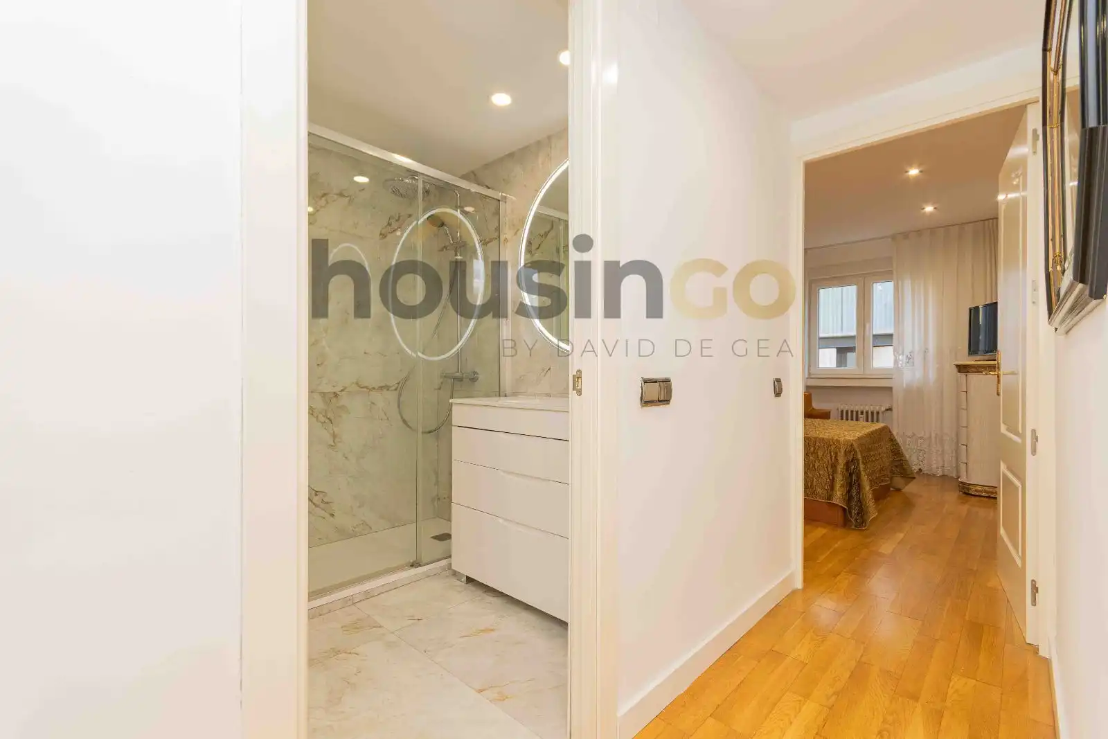Dormitori de Apartament de lloguer en Madrid amb Aire condicionat, Calefacció i Moblat