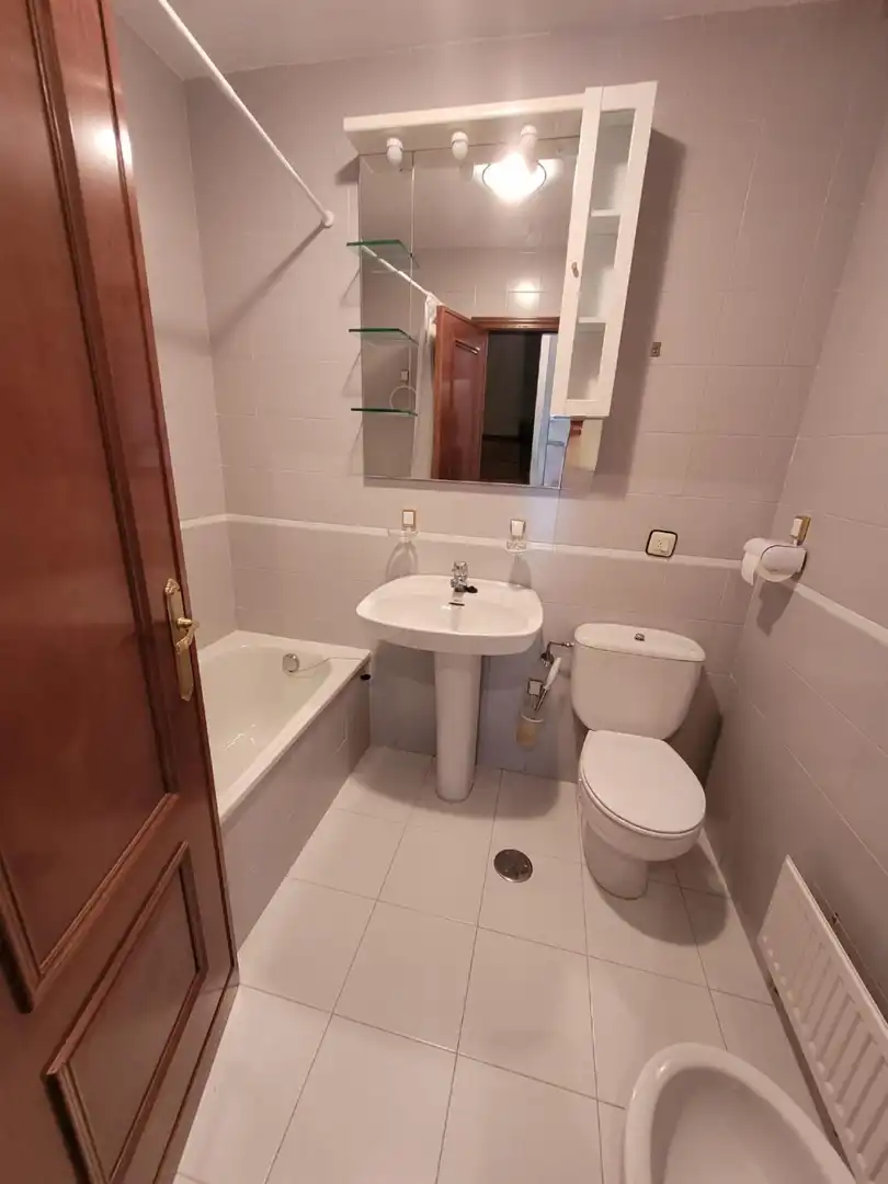 Bany de Casa adosada en venda en Carrascal de Barregas amb Calefacció, Jardí privat i Parquet