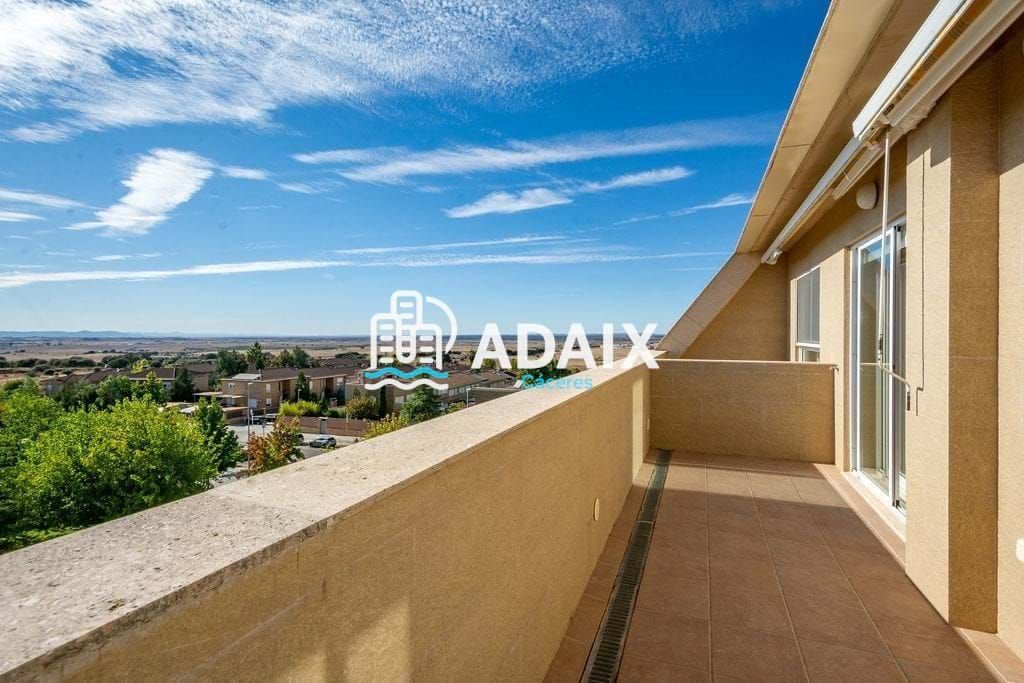 Exterior view of Flat for sale in Cáceres Capital  with Air Conditioner, Heating and Terrace