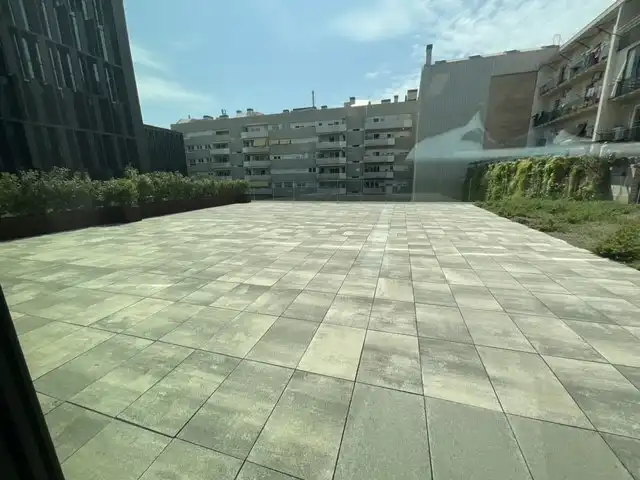 Terrasse von Gebäude zur Miete in Barcelona
