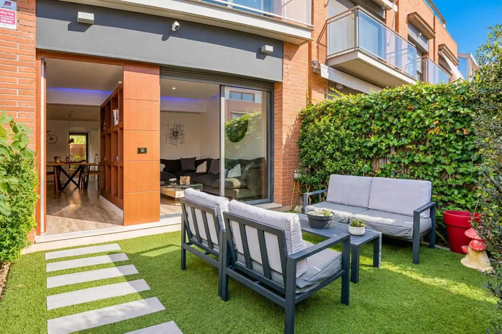 Casa a schiera con terrazza in vendita a Carrer FISTERRA, imagen 4