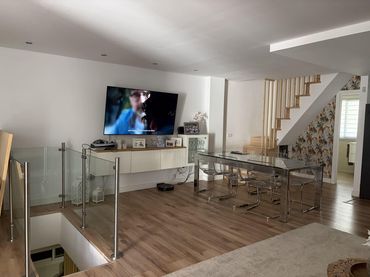 Casa aparellada amb piscina en venda a Santangelo