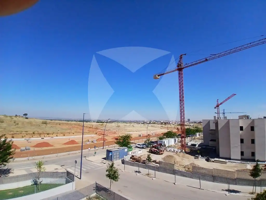 Wohnung zur Miete in Badajoz mit Klimaanlage, Privatgarten und Terrasse