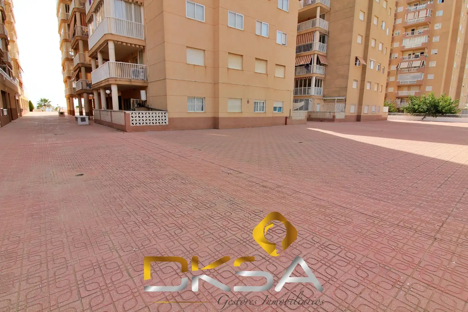 Vista exterior de Planta baixa en venda en Oropesa del Mar / Orpesa amb Jardí privat, Terrassa i Piscina comunitària