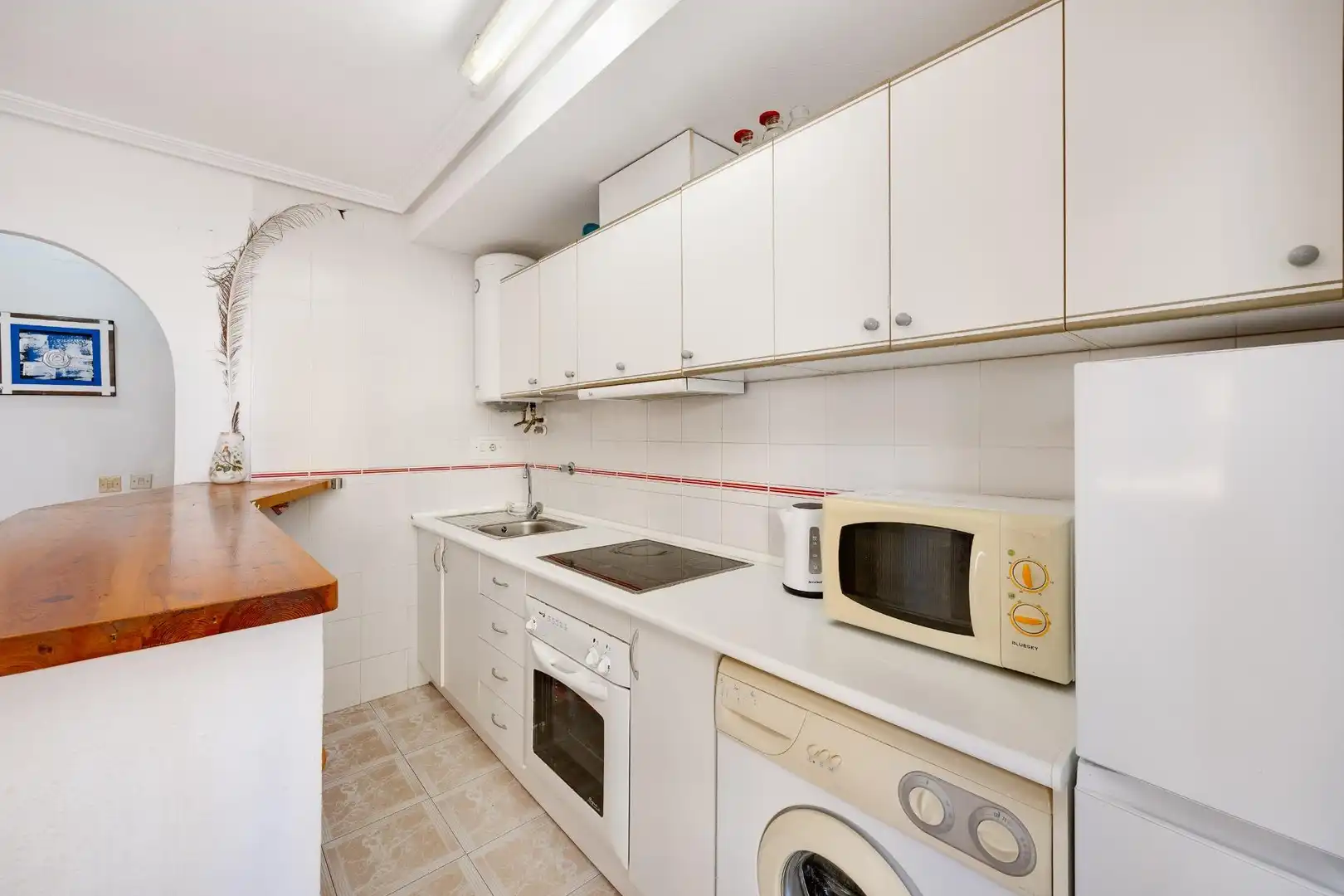 Küche von Erdgeschoss zum Verkauf in Torrevieja mit Terrasse, Möbliert und Gemeinschaftspool