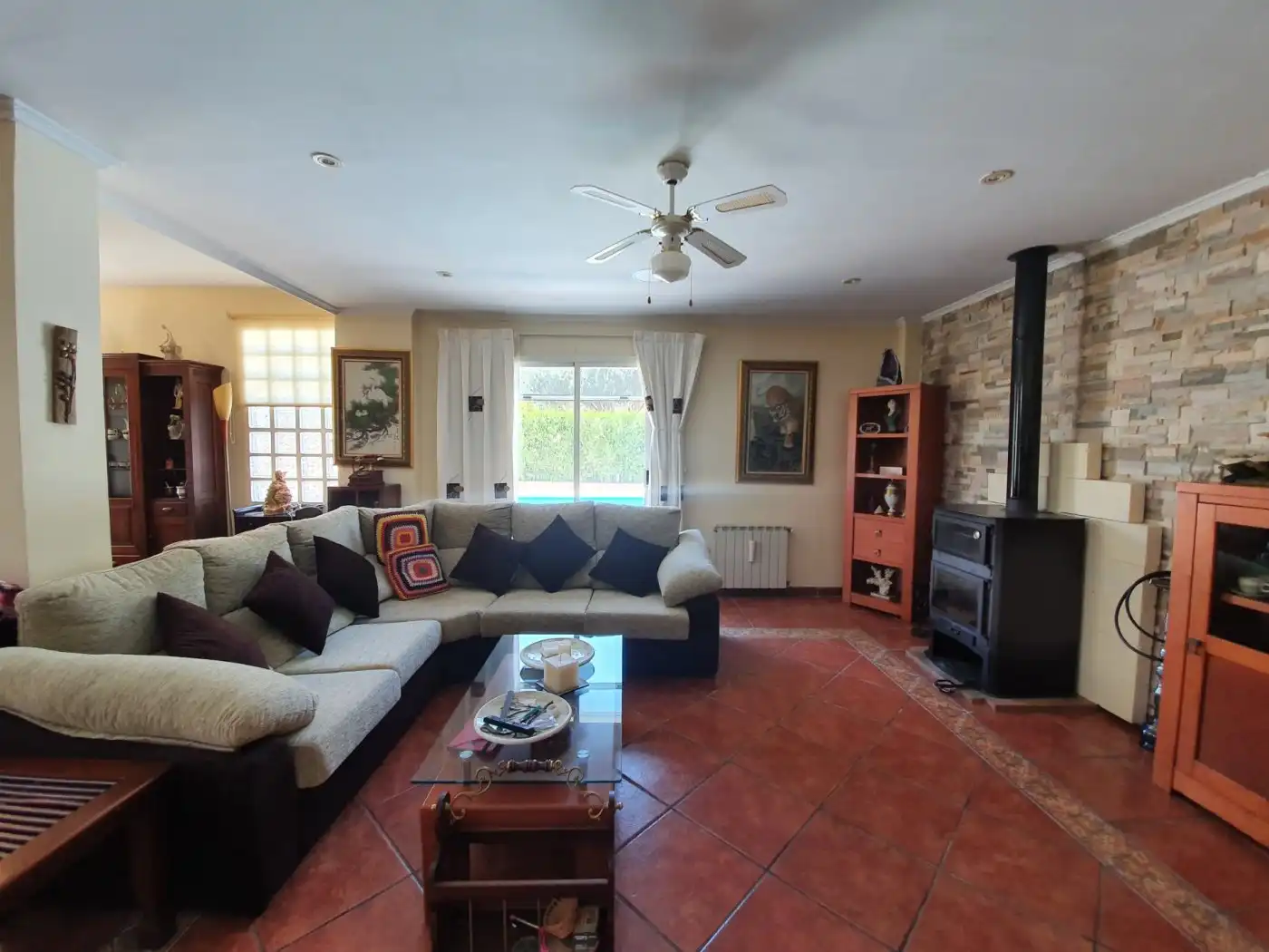 Sala de estar de Casa o chalet en venta en Chiva con Calefacción, Jardín privado y Terraza