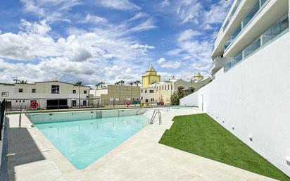 Piscina de Apartament en venda en Estepona amb Aire condicionat, Calefacció i Jardí privat