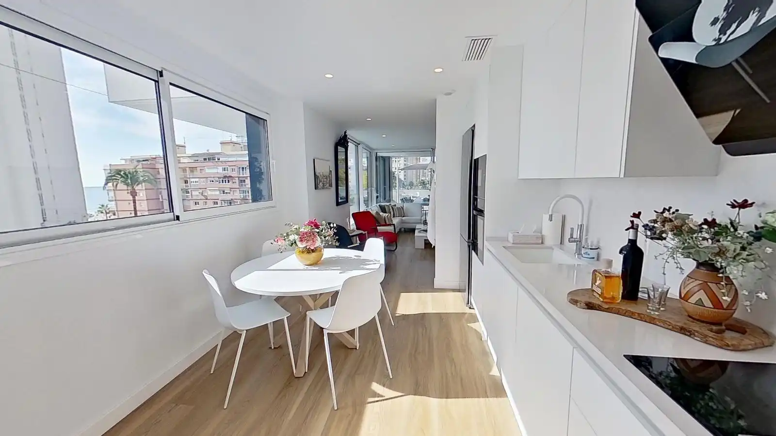 Piso con terraza en venta en Avenida del Mediterráneo, imagen 3
