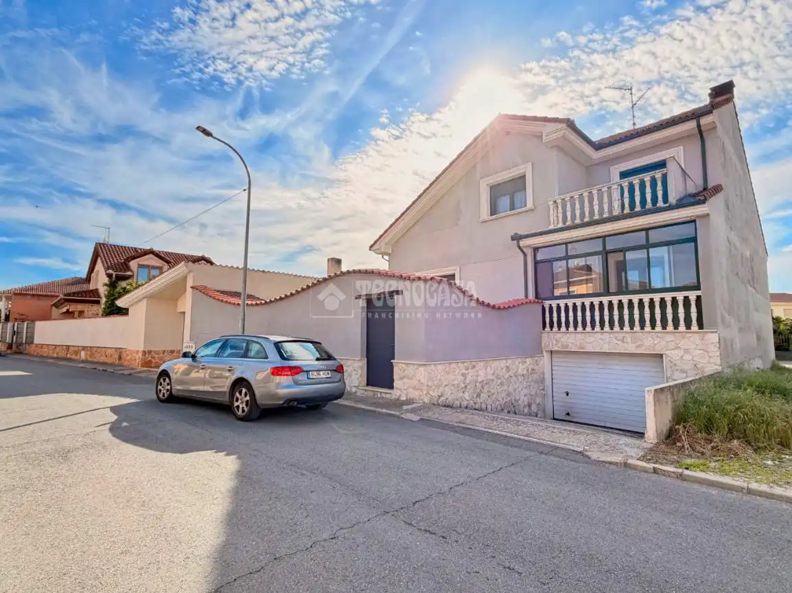 Vista exterior de Casa o xalet en venda en Sanchonuño