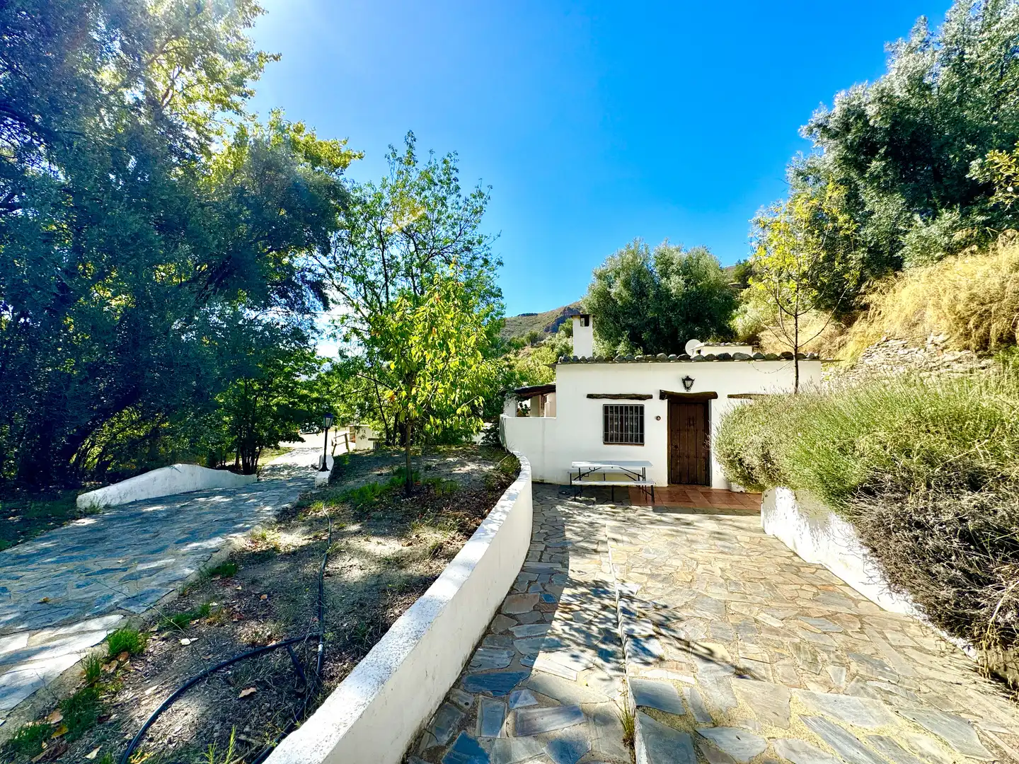 Vista exterior de Terreno en venta en Alpujarra de la Sierra