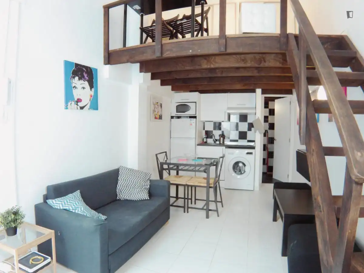 Study for rent in Valdeacederas