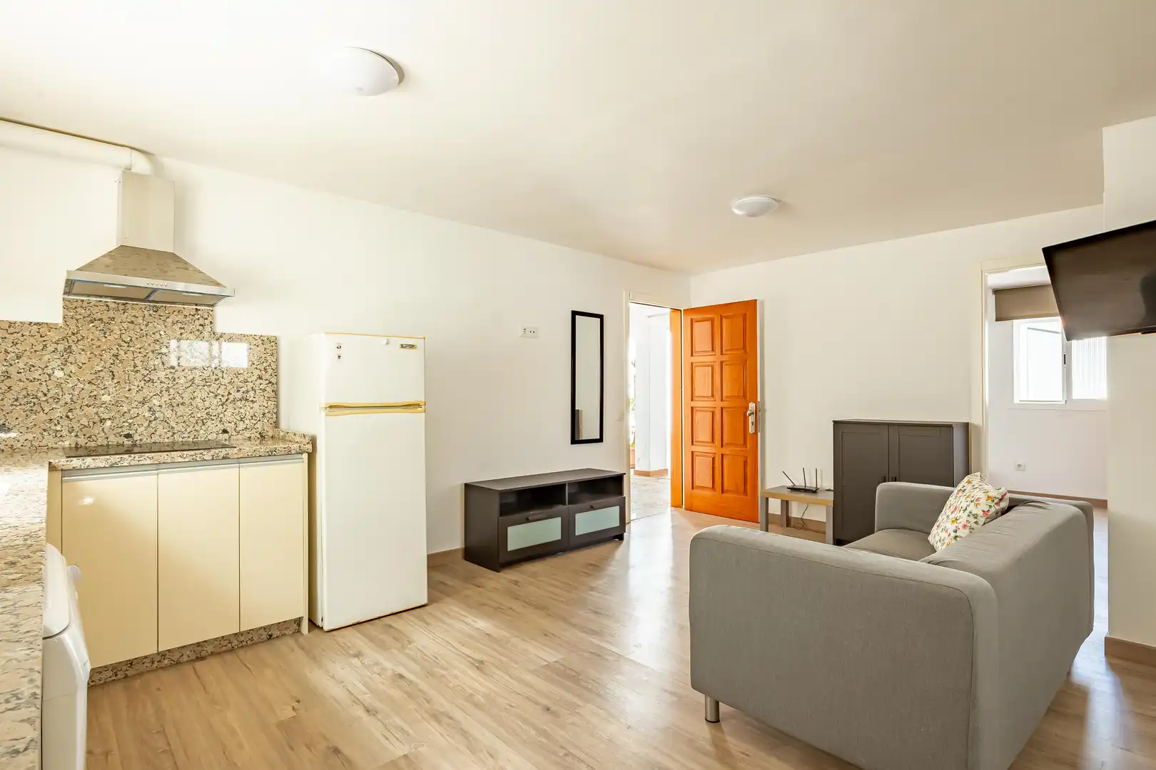Sala d'estar de Casa o xalet en venda en Las Palmas de Gran Canaria amb Aire condicionat, Jardí privat i Terrassa