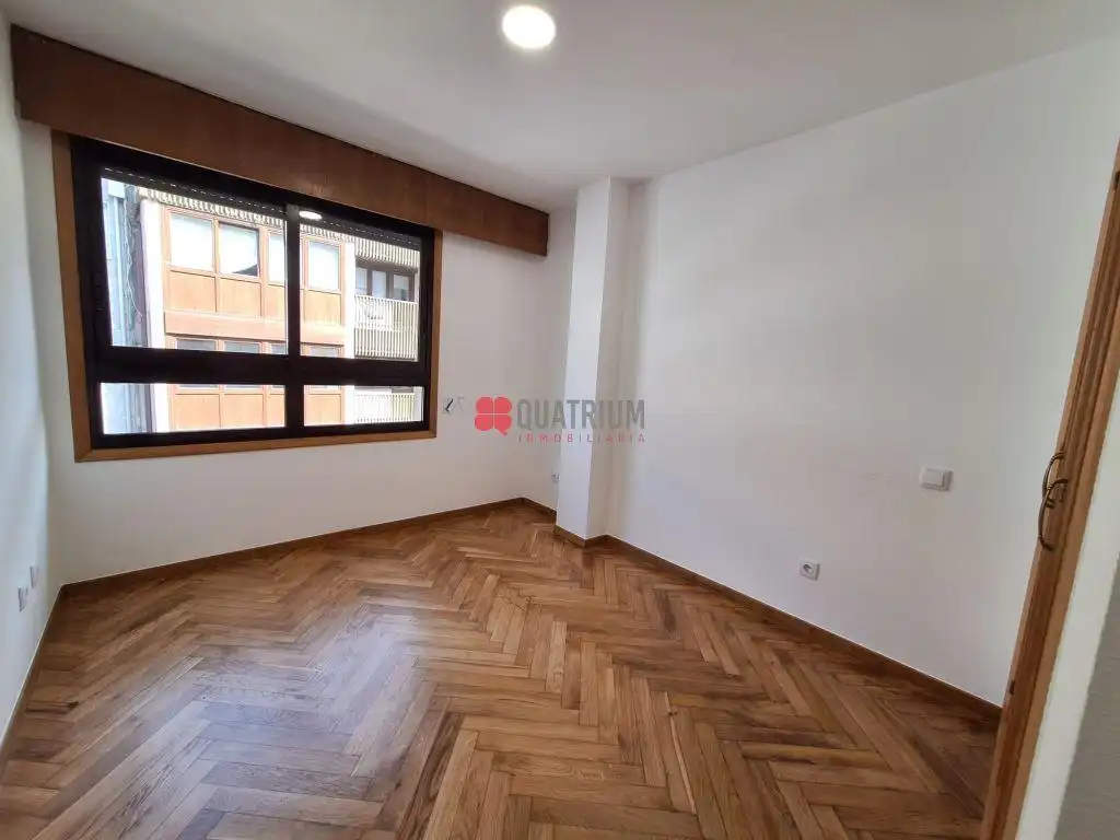 Habitación de Piso de alquiler en Santiago de Compostela  con Balcón