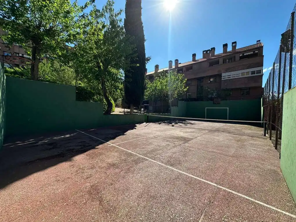 Parkplatz von Wohnung zum Verkauf in Toledo mit Klimaanlage, Heizung und Privatgarten