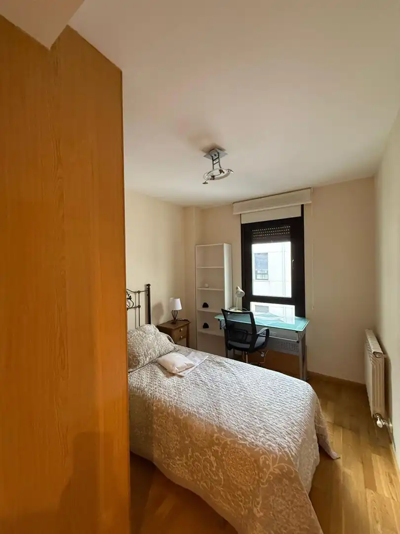 Habitación de Piso de alquiler en Salamanca con Calefacción, Amueblado y Balcón