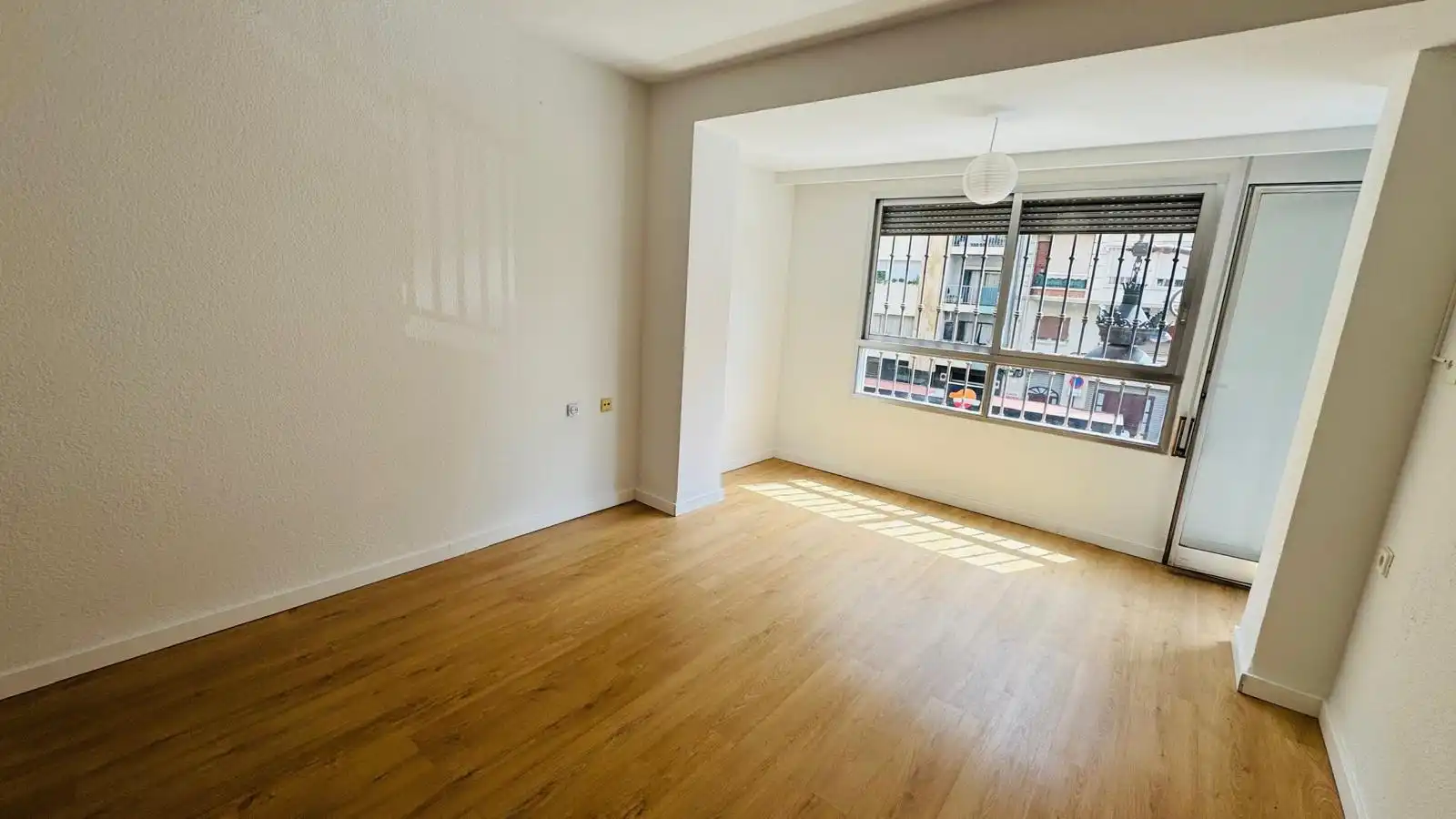 Bedroom of Flat for rent in Valencia  with Air Conditioner, Parquet flooring and Terrace