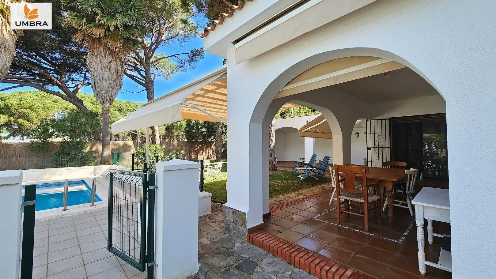 Jardí de Casa o xalet en venda en Chiclana de la Frontera amb Aire condicionat, Calefacció i Jardí privat