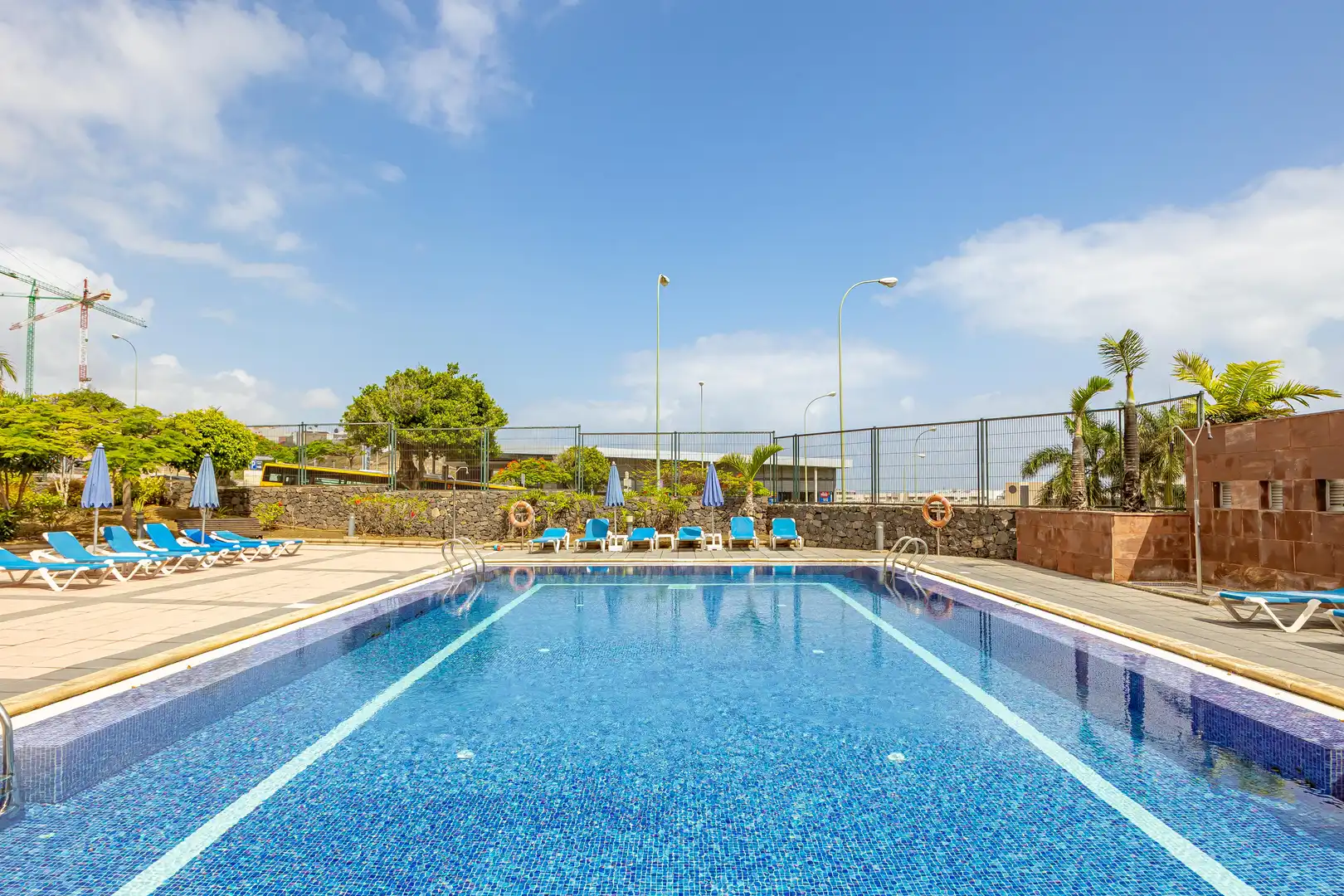 Swimming pool of Flat for rent in Las Palmas de Gran Canaria