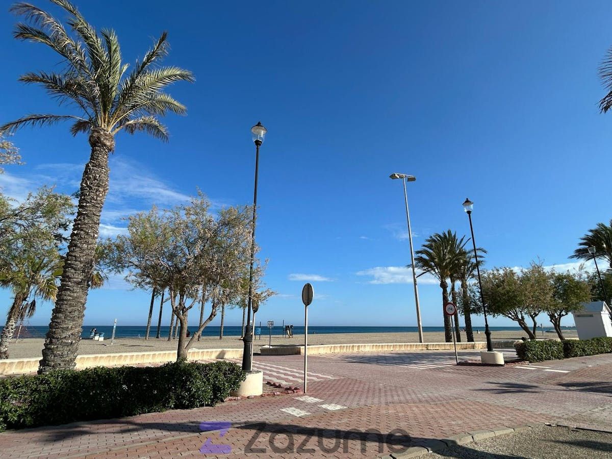 Vista exterior de Pis de lloguer en Roquetas de Mar amb Aire condicionat, Calefacció i Terrassa