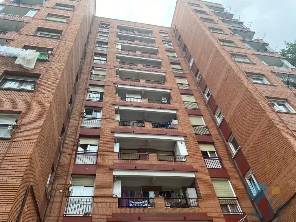 Vista exterior de Pis en venda en Donostia - San Sebastián 