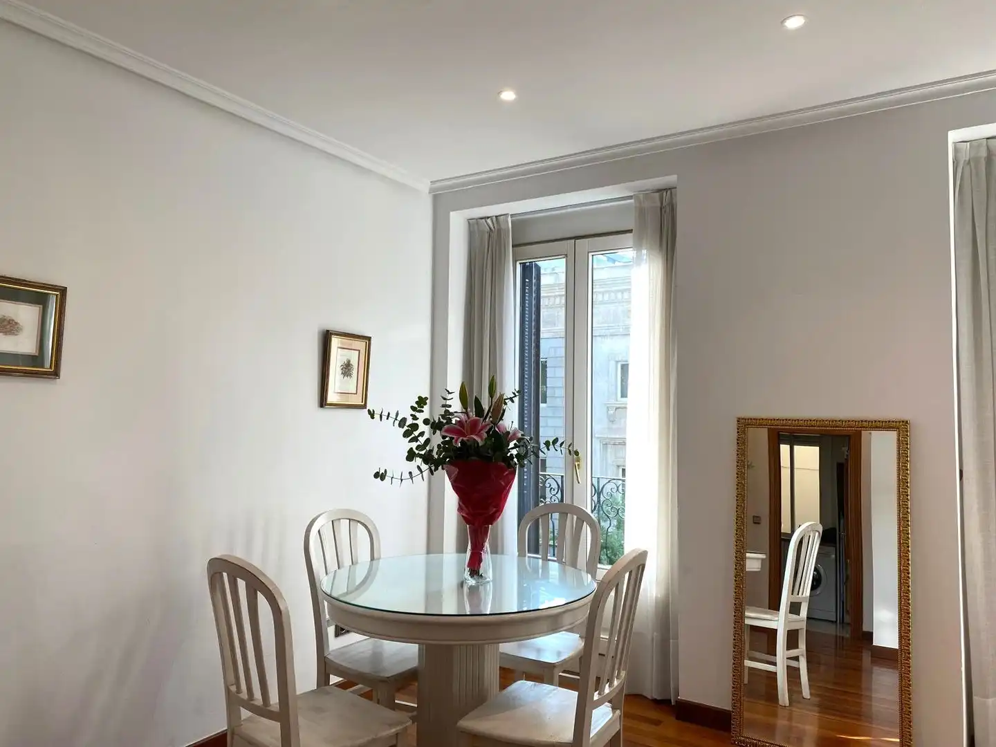 Comedor de Piso de alquiler en Madrid con Aire acondicionado, Calefacción y Balcón