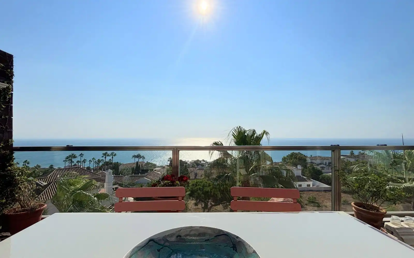 Vista exterior de Ático en venta en Manilva con Aire acondicionado, Terraza y TV