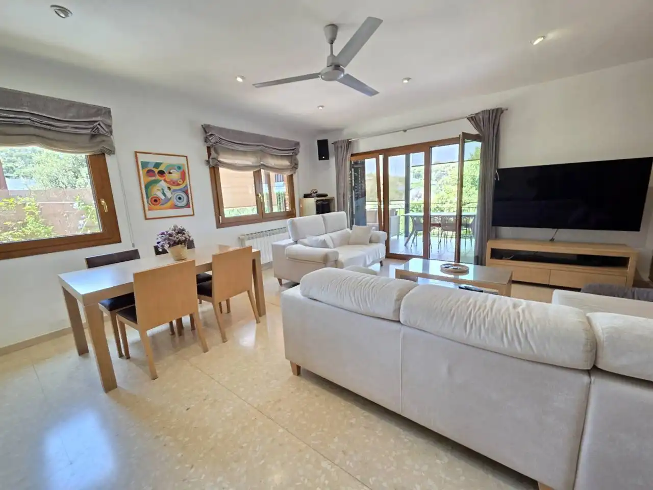 Sala de estar de Casa o chalet en venta en Montcada i Reixac con Aire acondicionado, Calefacción y Jardín privado