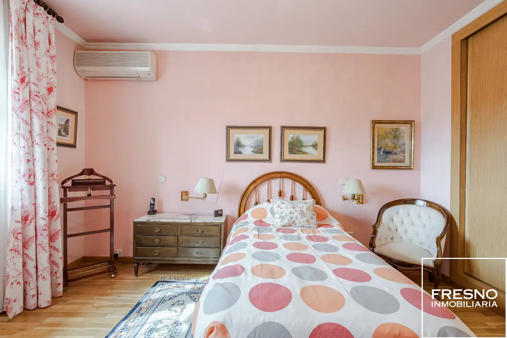 Bedroom of Detached homes for sale in Cobeña  with Air Conditioner, Heating and Private garden