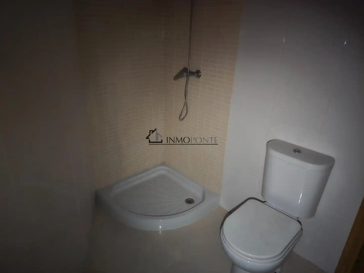 Baño de Piso en venta en Marín con Calefacción y Balcón