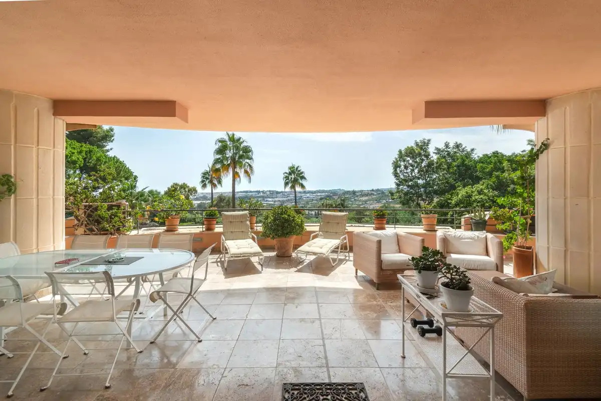Flat with lift for sale in Nueva Andalucía