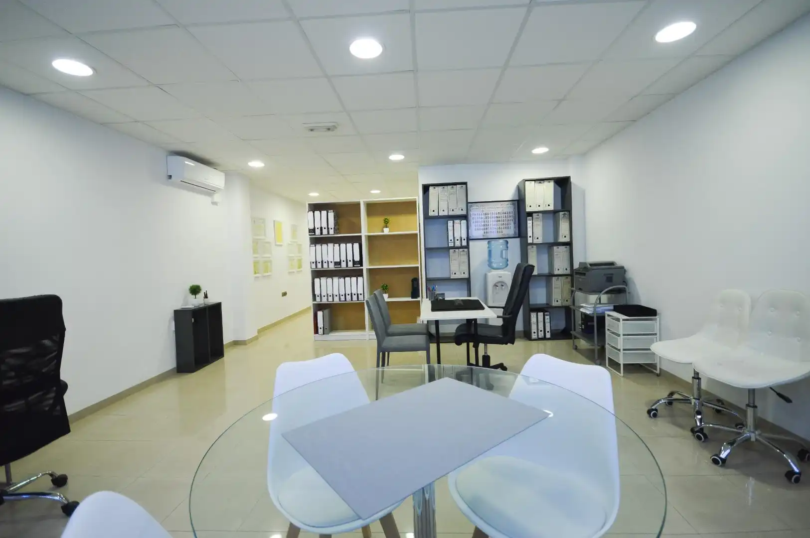 Office for sale in Roquetas de Mar  with Air Conditioner