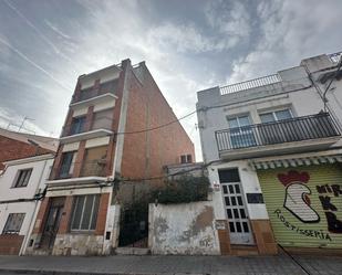 Vista exterior de Edifici en venda en Canet de Mar