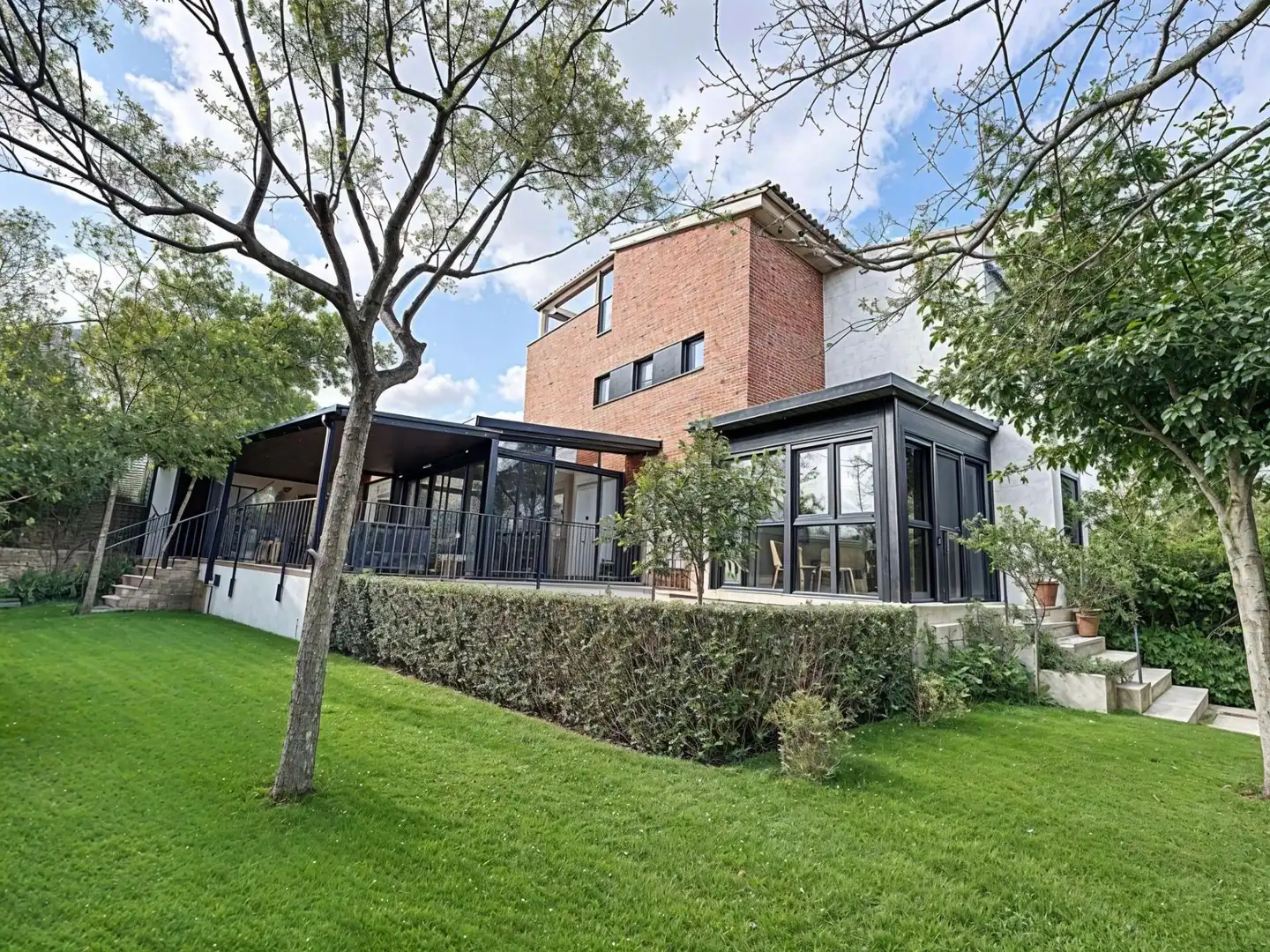 Vista exterior de Casa adosada de alquiler en Godella con Aire acondicionado, Calefacción y Jardín privado