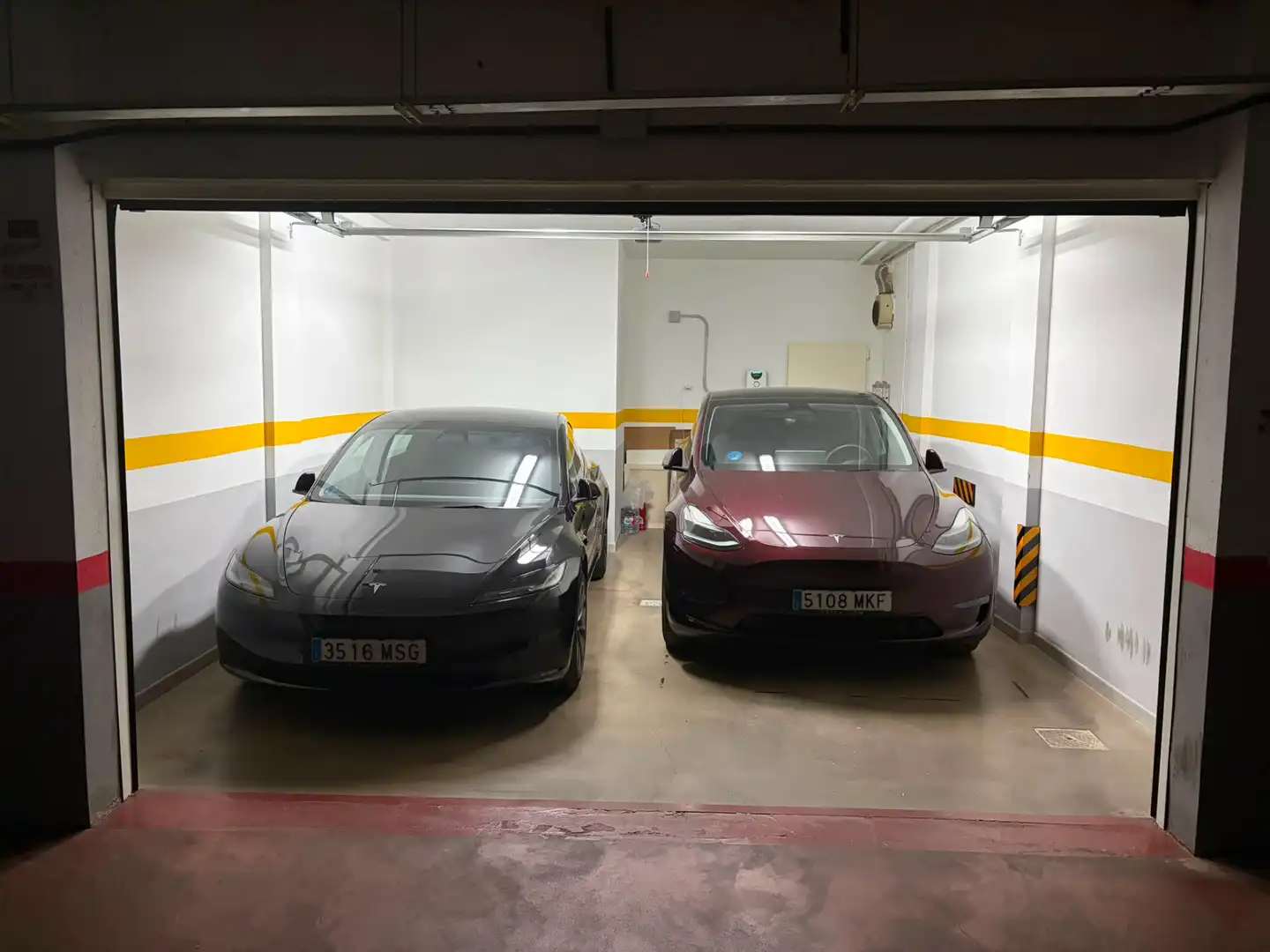 Aparcament de Casa o xalet en venda en Madrid amb Aire condicionat, Calefacció i Jardí privat