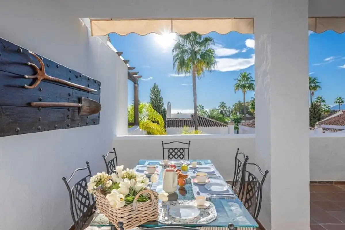 Terrasse von Wohnung zum Verkauf in Marbella mit Klimaanlage, Heizung und Schwimmbad