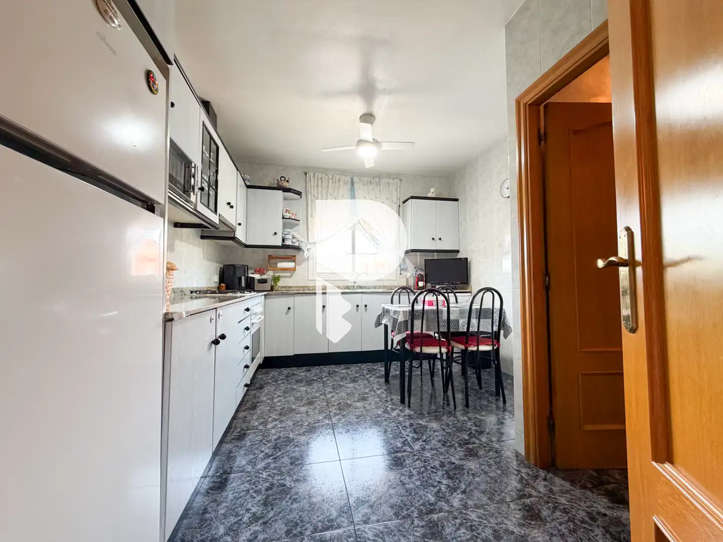 Küche von Haus oder Chalet zum Verkauf in Sant Vicenç Dels Horts mit Klimaanlage, Heizung und Privatgarten