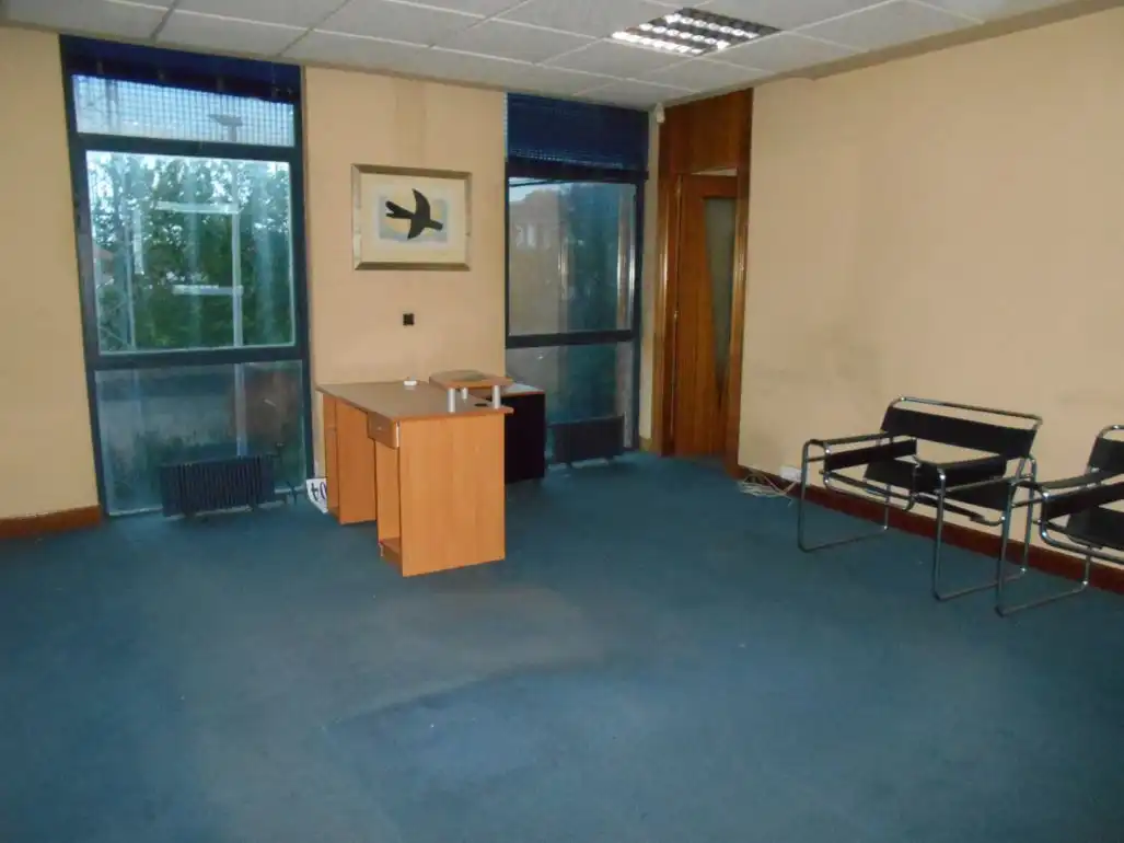 Oficina amb ascensor en venda a Artatza - Pinueta - Pinosolo