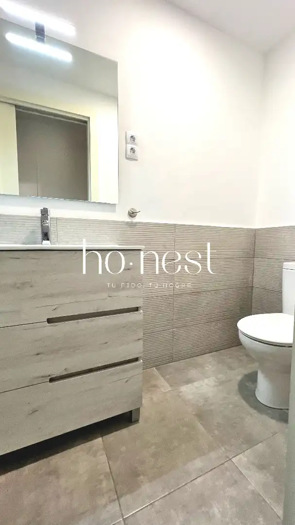 Baño de Casa adosada en venta en Vilafranca del Penedès con Calefacción, Terraza y Trastero