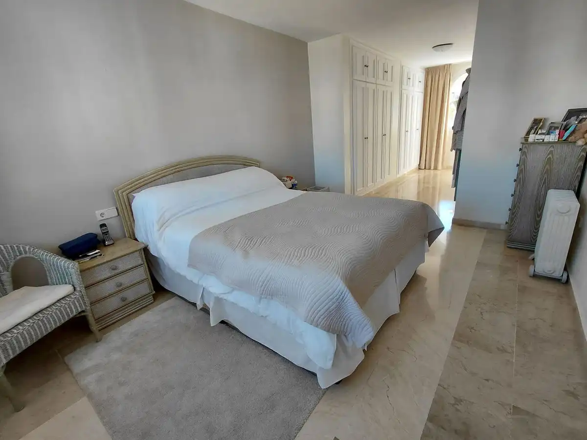 Habitación de Ático en venta en Marbella con Terraza, Trastero y Piscina